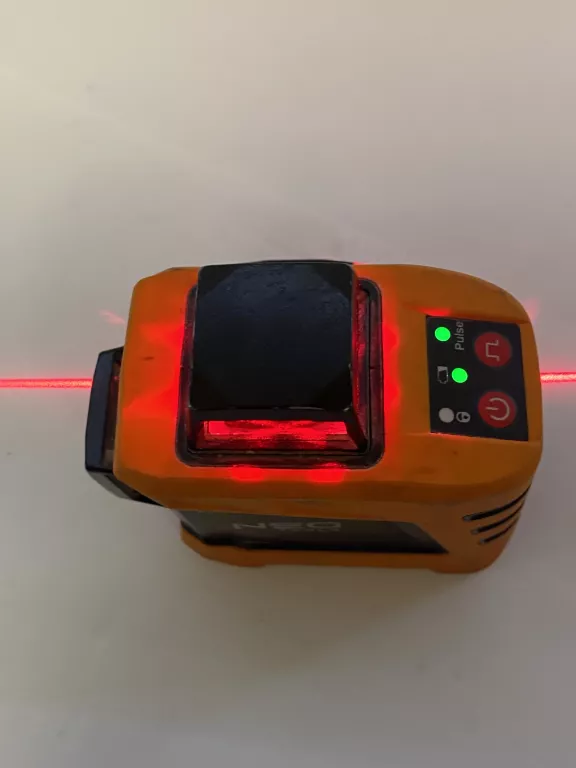 LASER KRZYŻOWY PŁASZCZYZNOWY NEO 75-103 15 M