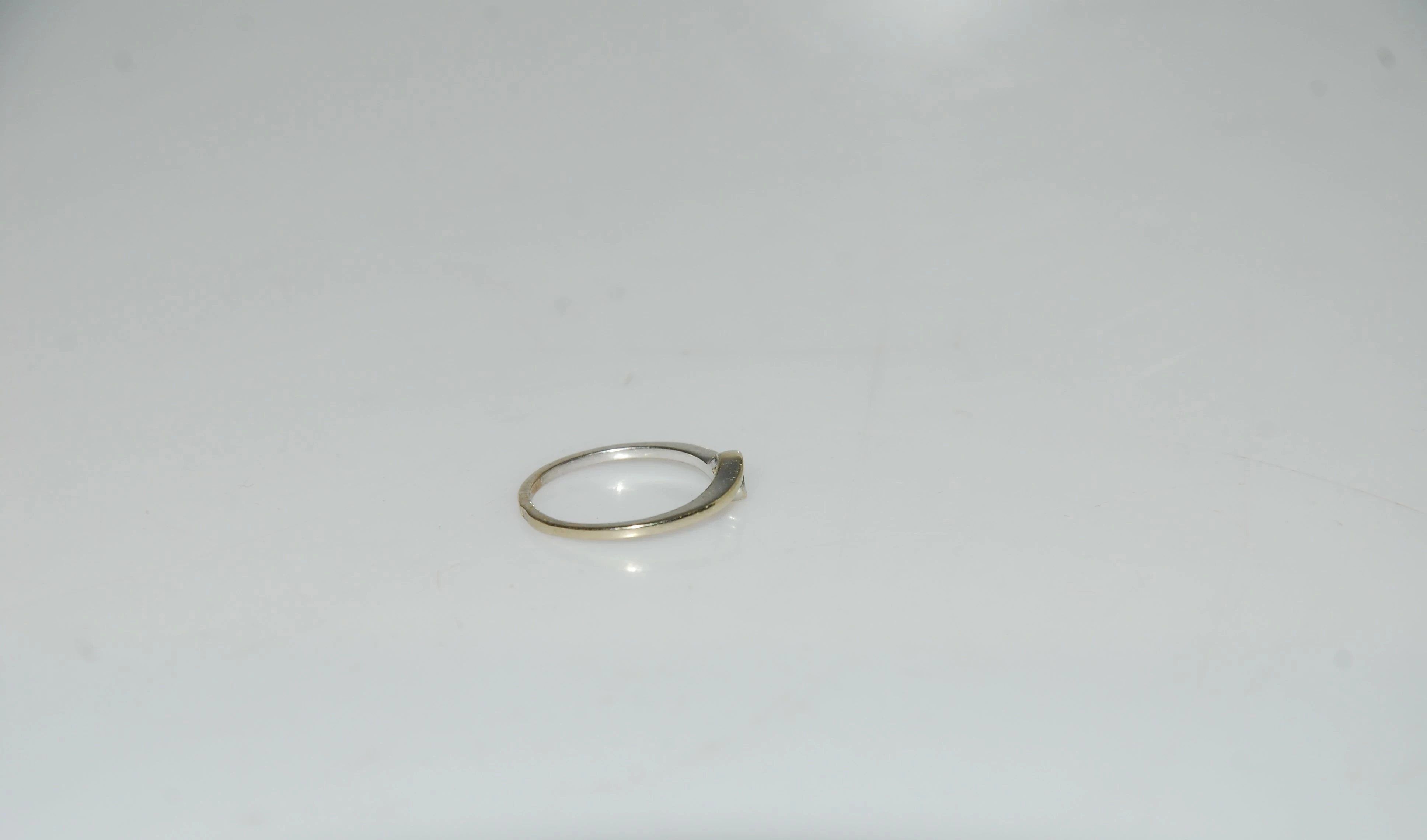 delikatny-zloty-pierscionek-z-brylantem-apart-rodzaj-2205-2