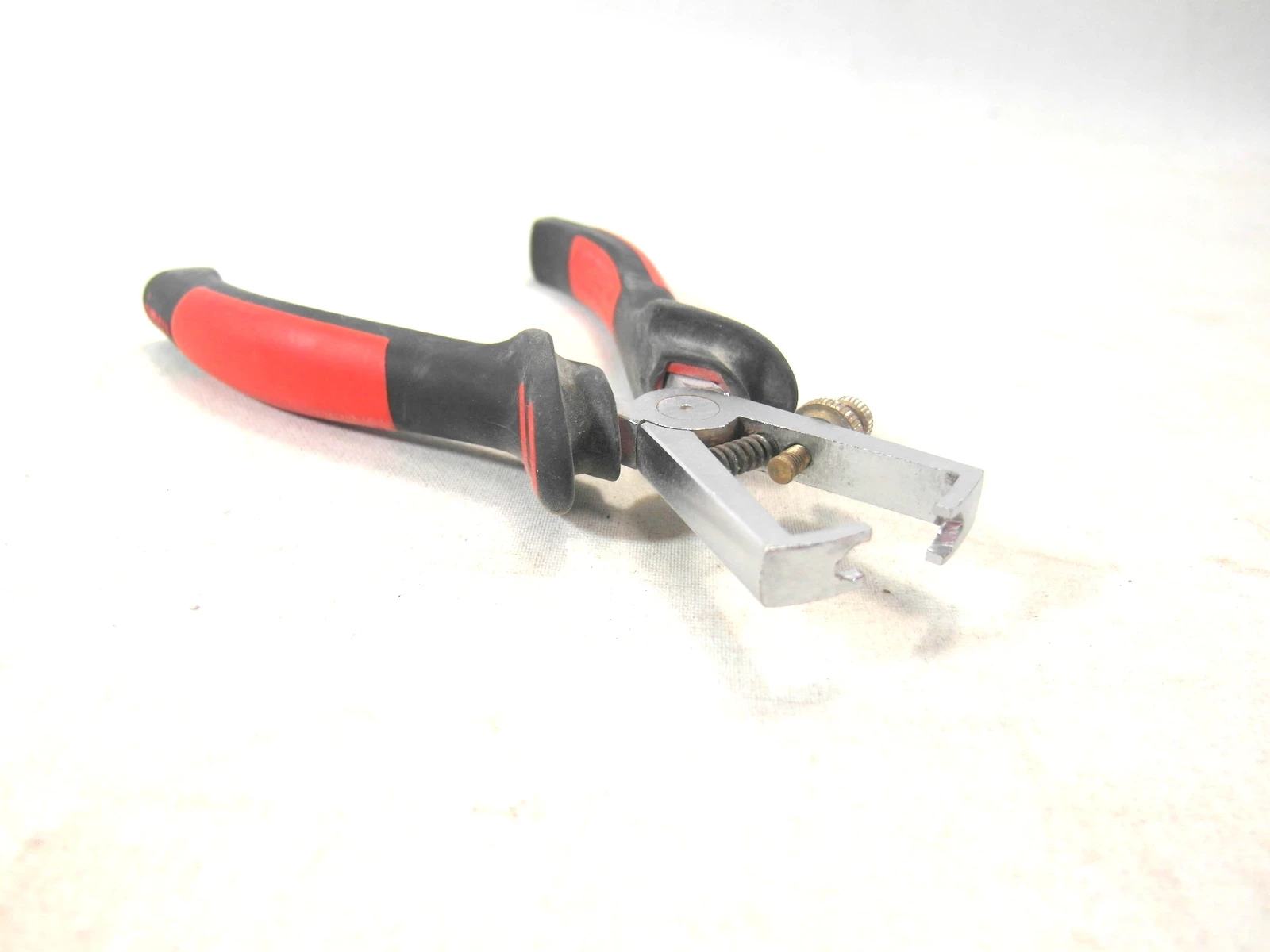 szczypce-do-zdejmowania-izolacji-160mm-1000v-cimco-bielnikowa-4-dzialdowo