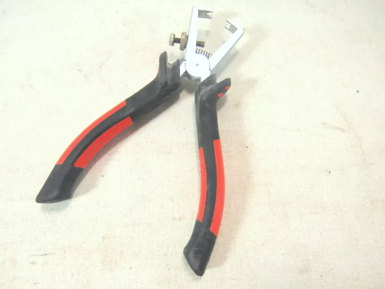 szczypce-do-zdejmowania-izolacji-160mm-1000v-cimco-stan-uzywany