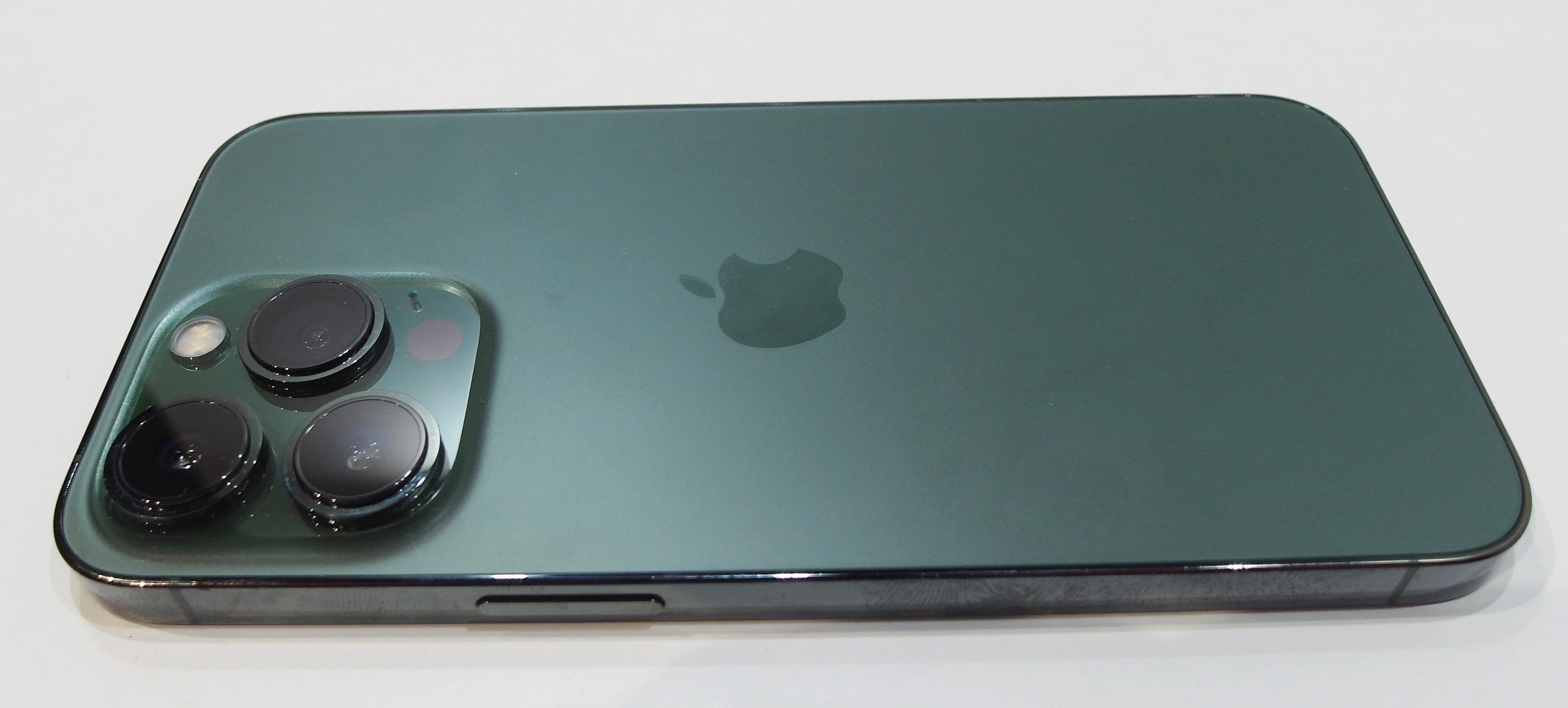 telefon-iphone-13-pro-128g-zielony-igla-przekatna-ekranu-61