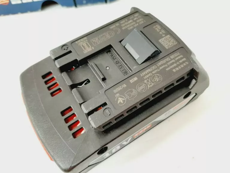 bateria-akumulator-bosch-gba-18v-20-ah-stan-uzywany