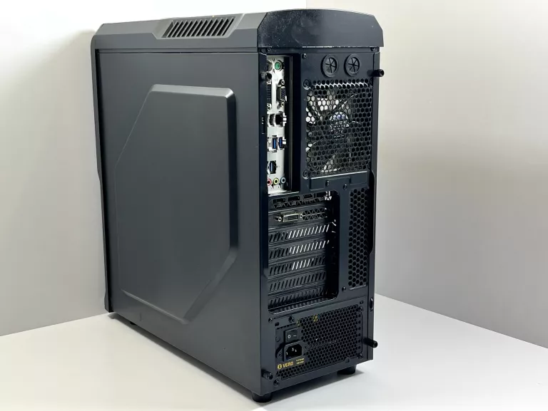 KOMPUTER STACJONARNY ZALMAN I5-7500/8GB/1TB HD