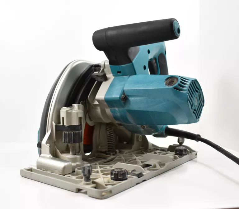 MAKITA CA5000