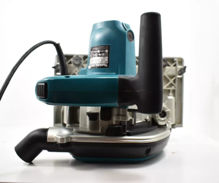 MAKITA CA5000