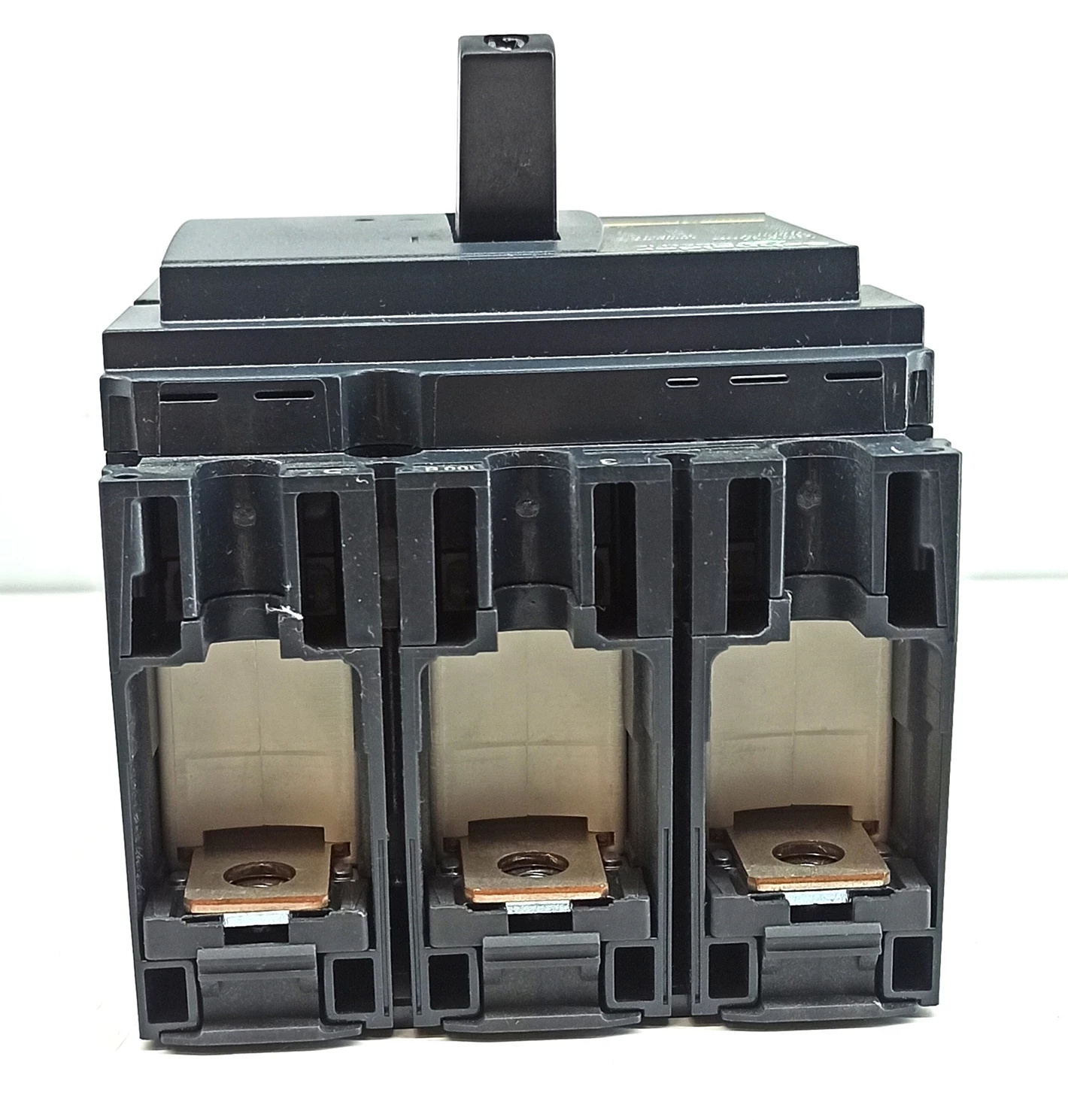 wylacznik-3-biegunowy-schneider-compact-nsx-100b-rodzaj-rozlacznik