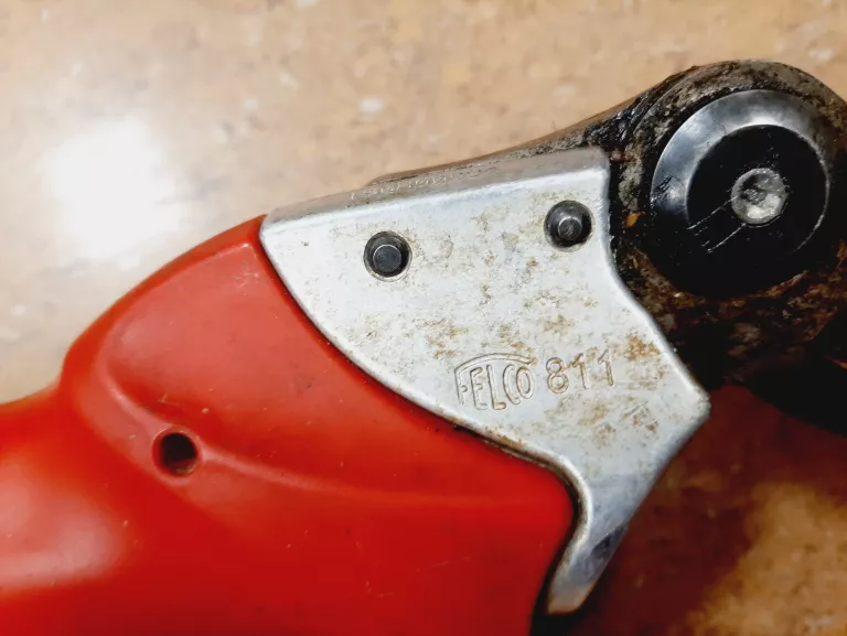 SEKATOR ELEKTRYCZNY FELCO 811