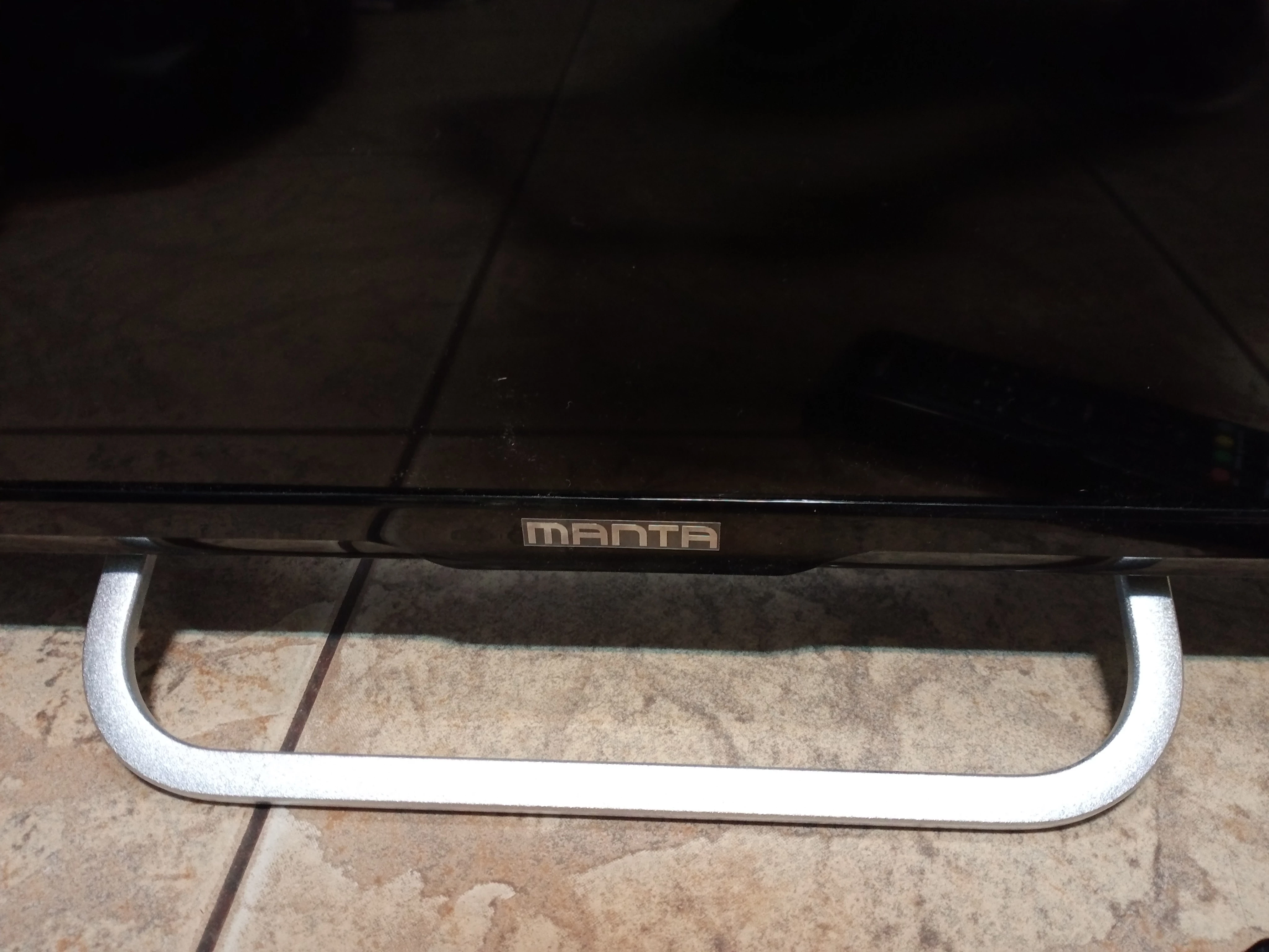 telewizor-manta-led93206-typ-telewizora-led