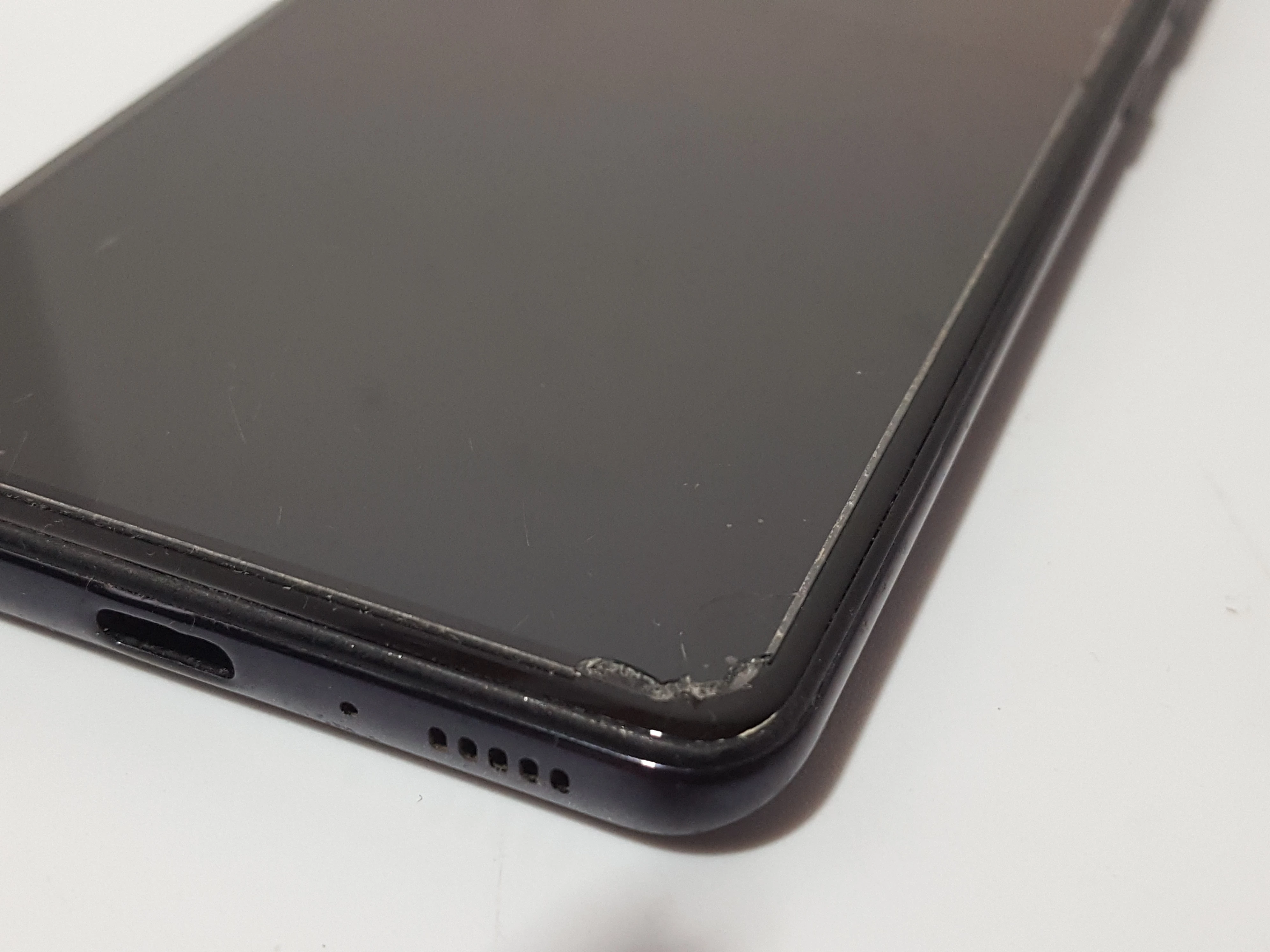 telefon-samsung-a41-pudelko-wbudowana-pamiec-64-gb