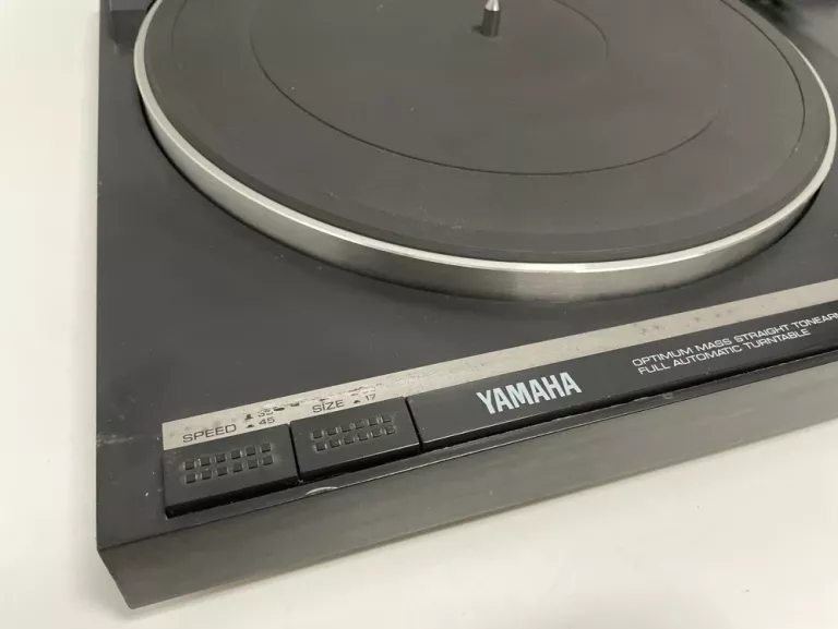 GRAMOFON YAMAHA P-320