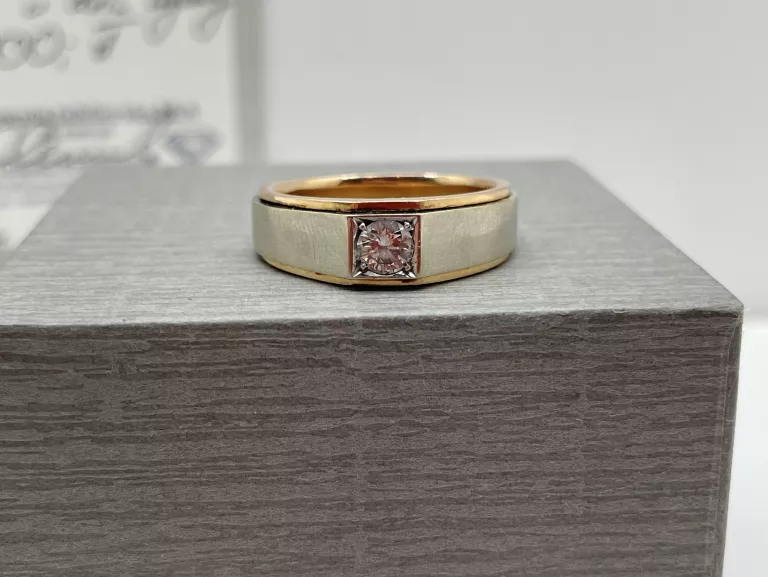 WOOW! ŚLICZNY MĘSKI SYGNET Z BRYLANTEM 0,31CT