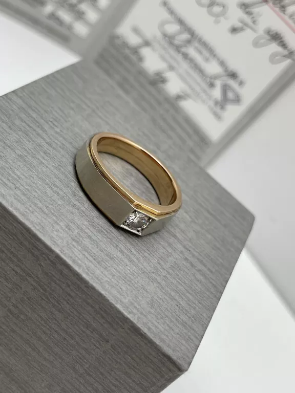 WOOW! ŚLICZNY MĘSKI SYGNET Z BRYLANTEM 0,31CT