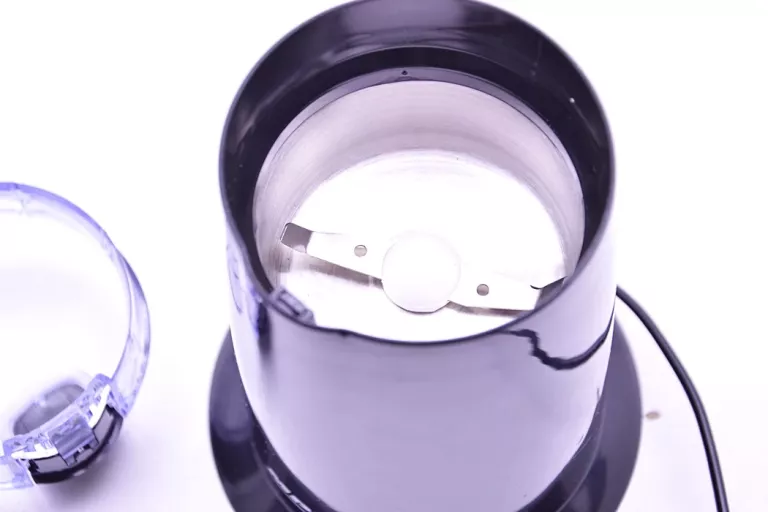 mlynek-do-kawy-mpm-mmk-07-kolor-dominujacy-czarny