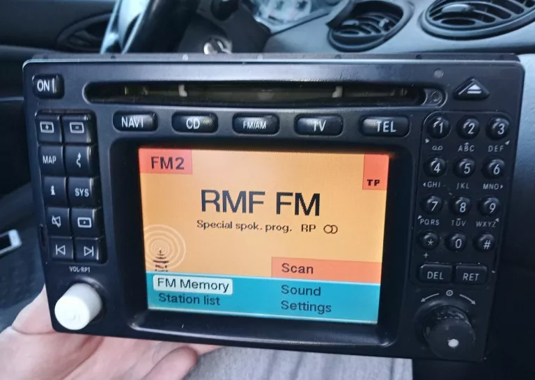 RADIO SAMOCHODOWE 2DIN MERCEDES BOSCH 7612 001 47