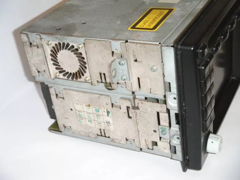 RADIO SAMOCHODOWE 2DIN MERCEDES BOSCH 7612 001 47