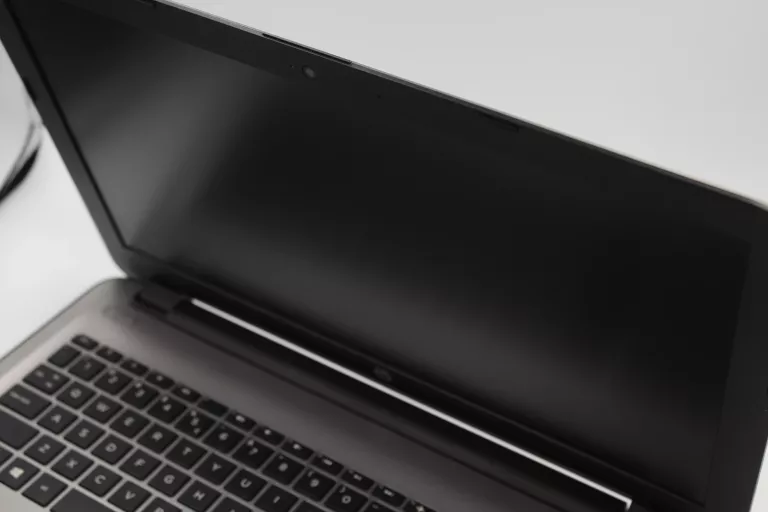 ZADBANY HP 15-AY173NW I7 8GB/1TB RADEON R7 M440
