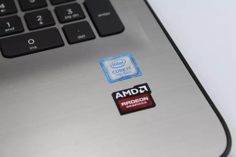 ZADBANY HP 15-AY173NW I7 8GB/1TB RADEON R7 M440