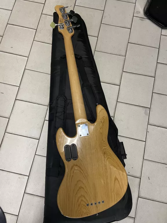 GITARA BASOWA SIRE MARCUS MILLER V7 SWAMP ASH-5 N
