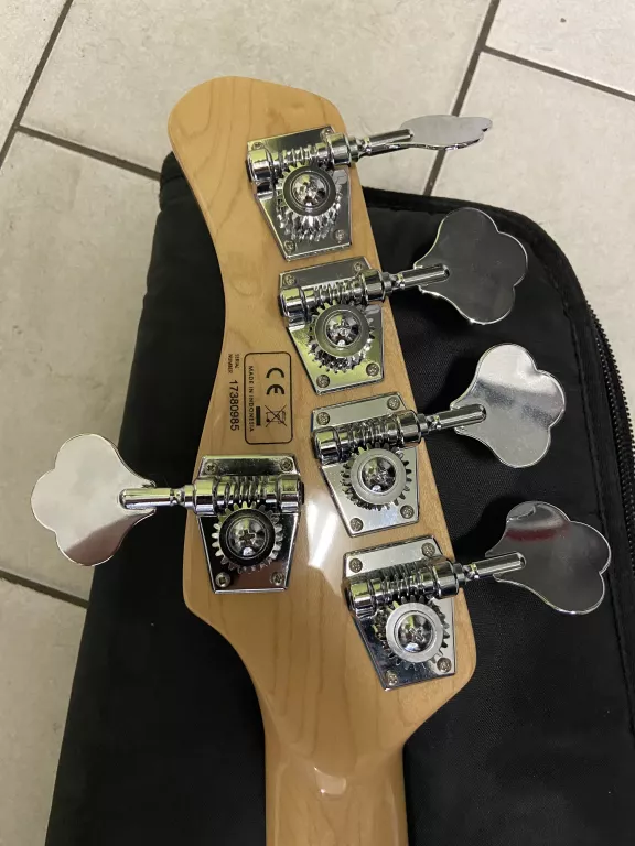 GITARA BASOWA SIRE MARCUS MILLER V7 SWAMP ASH-5 N