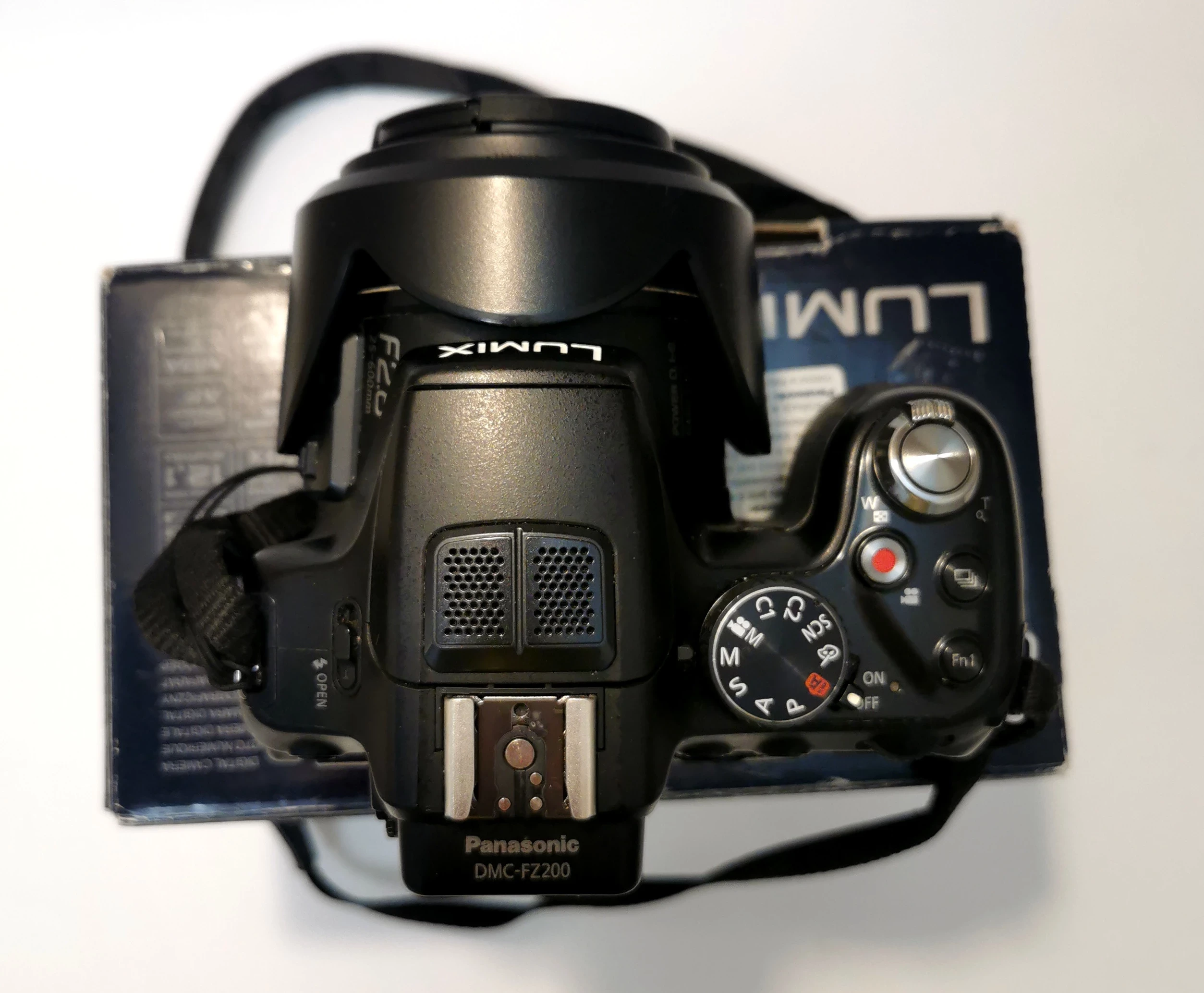 aparat-cyfrowy-panasonic-lumix-dmc-fz200-czarny-jakosc-video-1080p