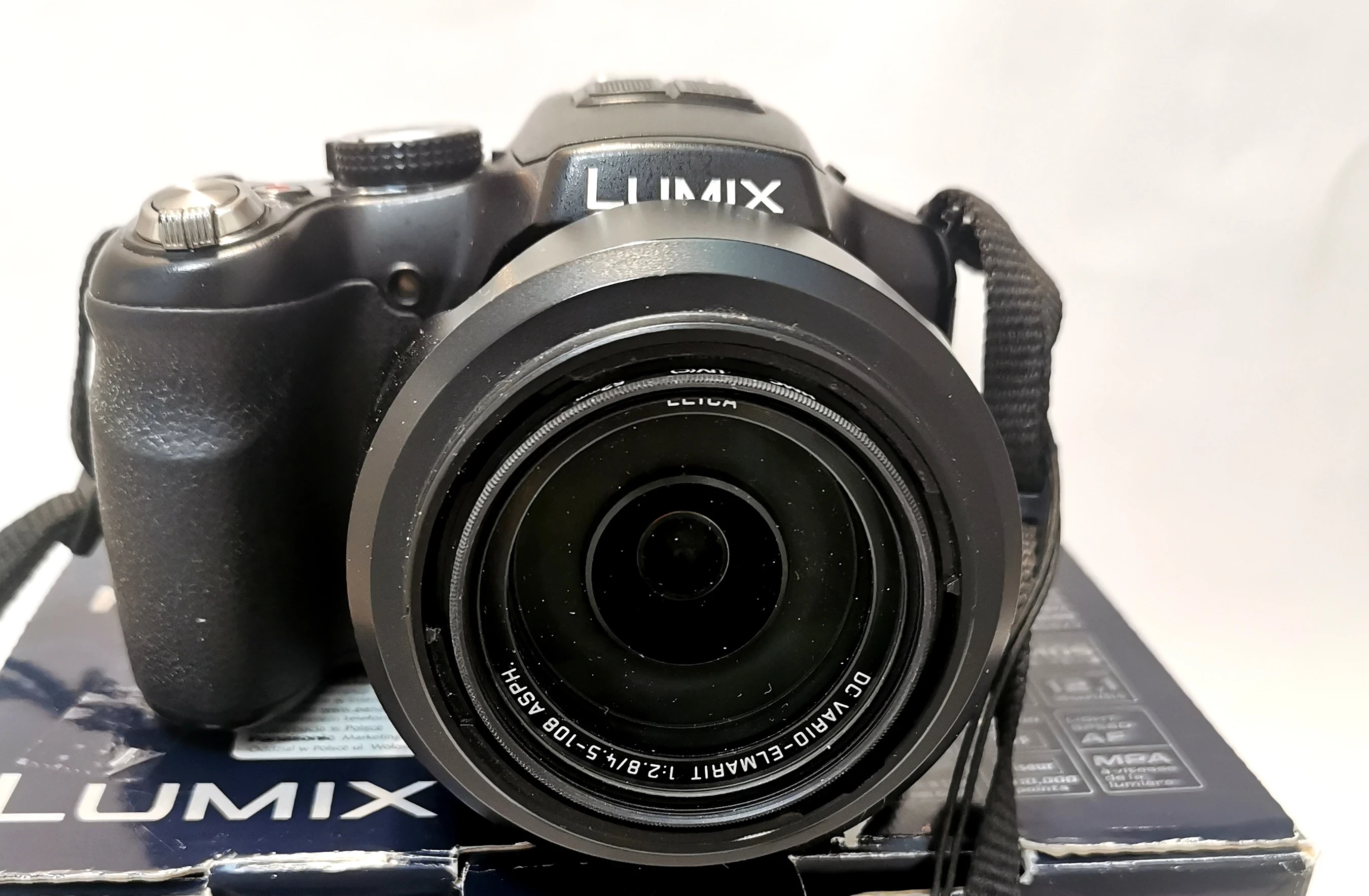 aparat-cyfrowy-panasonic-lumix-dmc-fz200-czarny-kod-producenta-00000