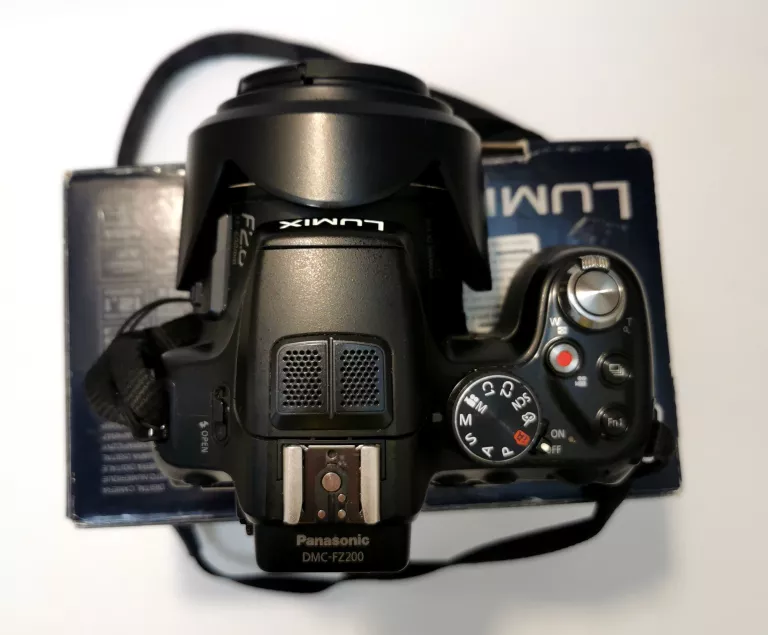 aparat-cyfrowy-panasonic-lumix-dmc-fz200-czarny-jakosc-video-1080p