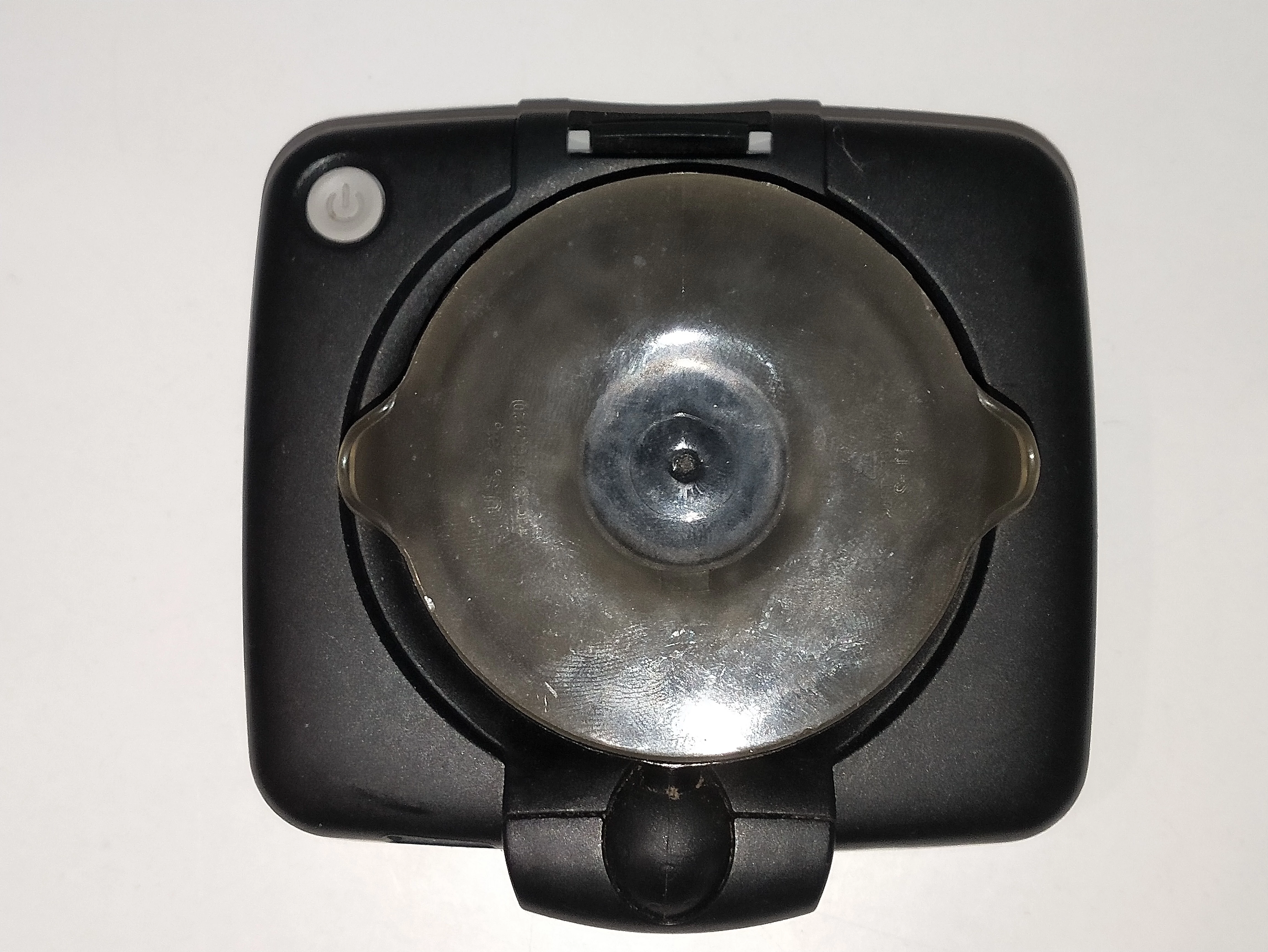 tomtom-1ex00-nawigacja-ladowarka-samochodowa-producent-tom