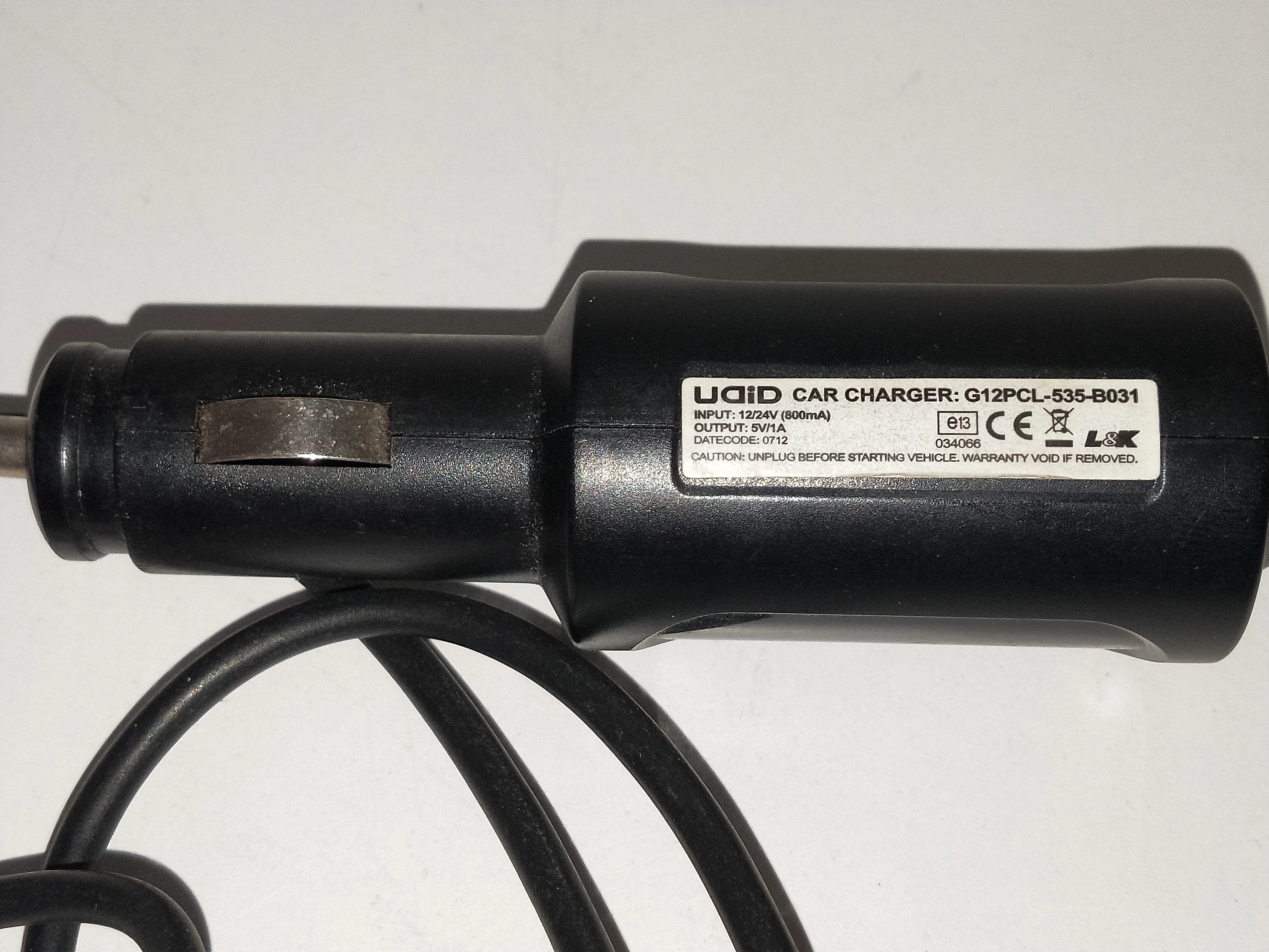 tomtom-1ex00-nawigacja-ladowarka-samochodowa-stan-uzywany