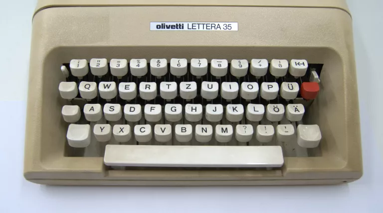 MASZYNA DO PISANIA OLIVETTI LETTERA 35