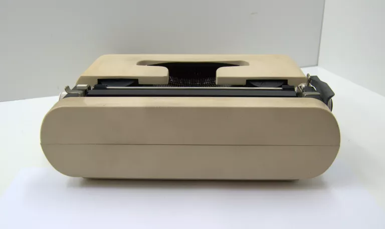 MASZYNA DO PISANIA OLIVETTI LETTERA 35
