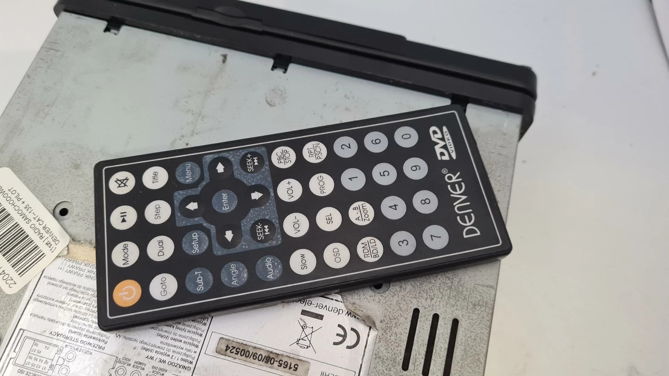 radio-samochodowe-denver-cat-135-pilot-rodzaje-odtwarzanych-nosnikow-plyta-cd