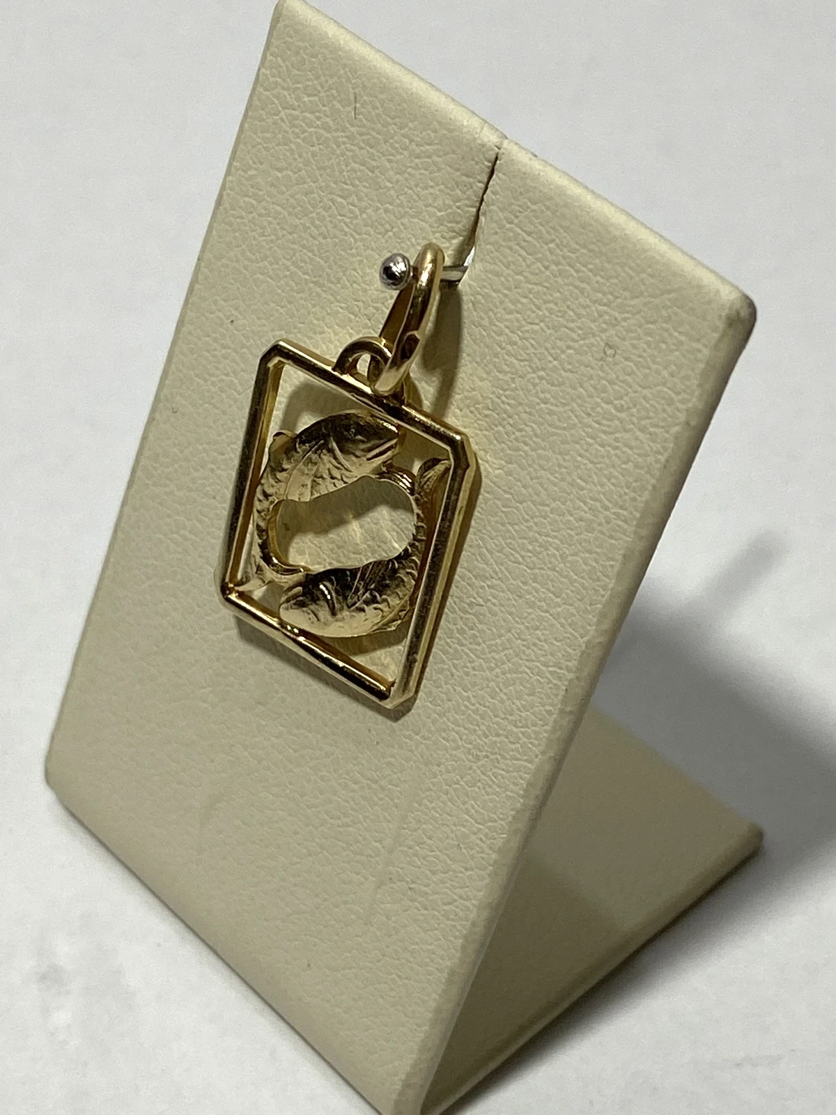 piekna-zlota-zawieszka-585-stan-uzywany