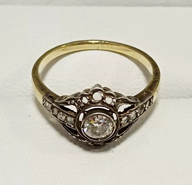 zloty-pierscionek-w-stylu-art-deco-z-brylantem-rodzaj-wyrob-jubilerski