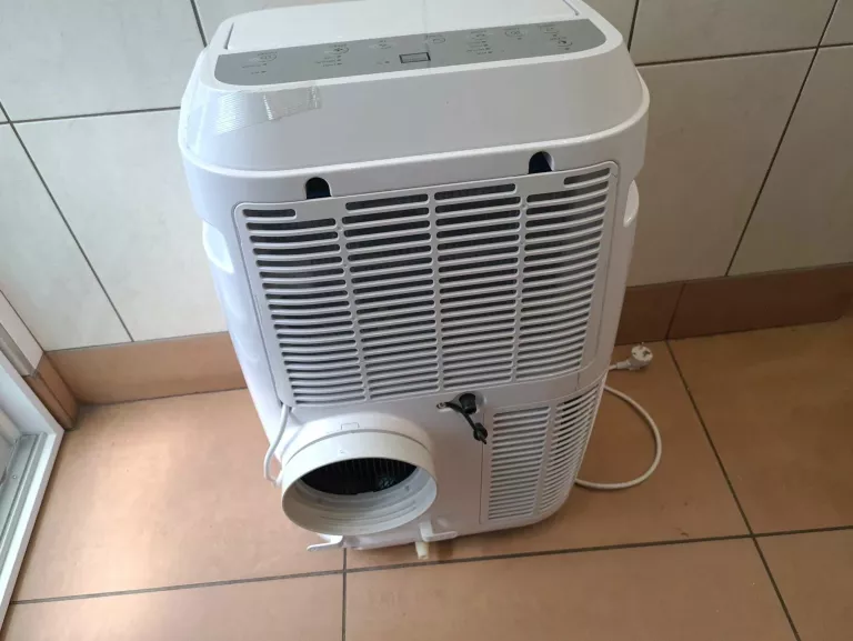 klimatyzator-przenosny-214024-akcesoria-sterowanie-manualne