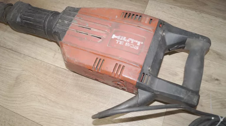 MŁOT WYBURZENIOWY HILTI TE 905
