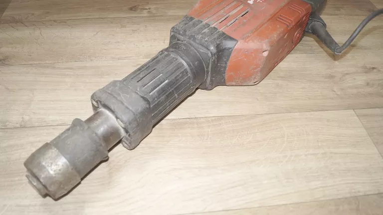 MŁOT WYBURZENIOWY HILTI TE 905