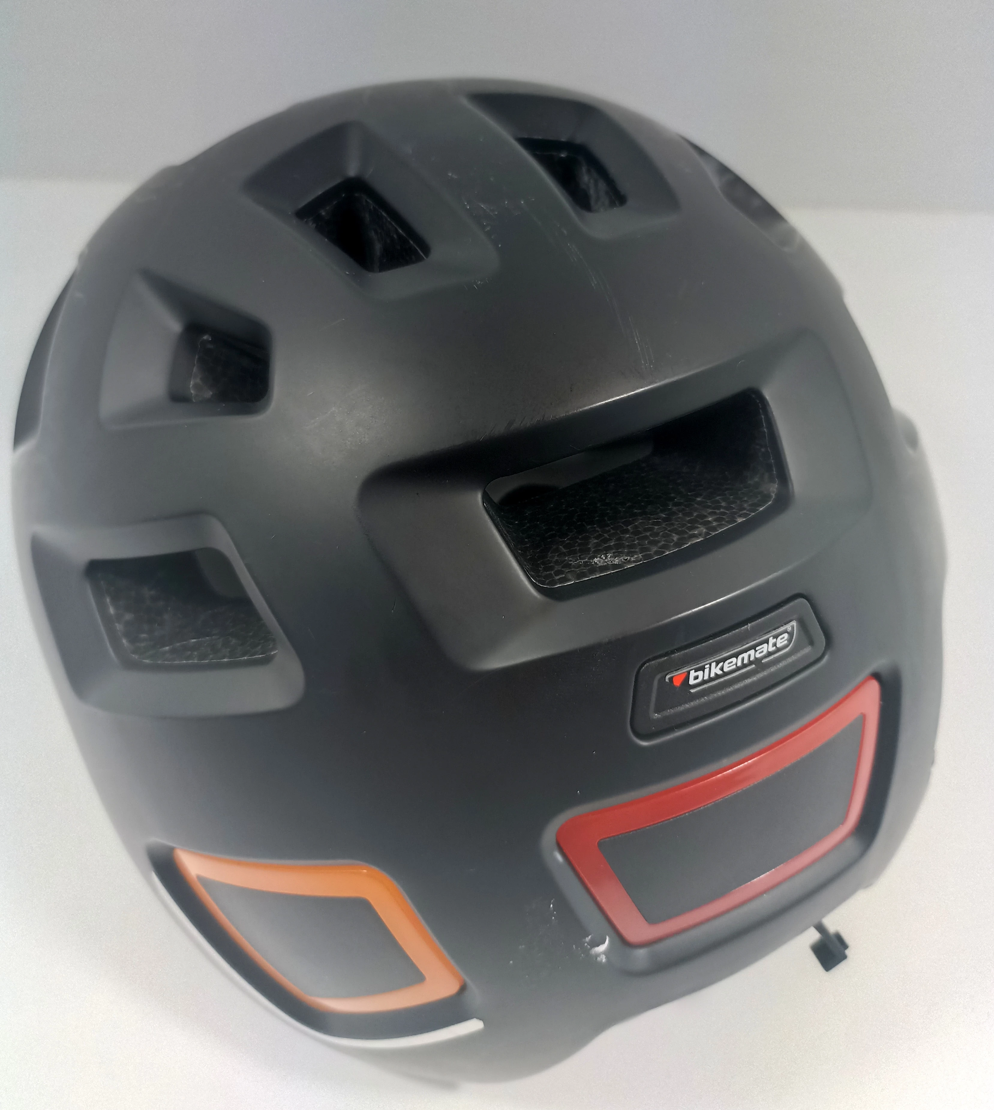 kask-rowerowy-bikemate-z-3-trybami-lampki-ostrzeg-marka-inna-marka