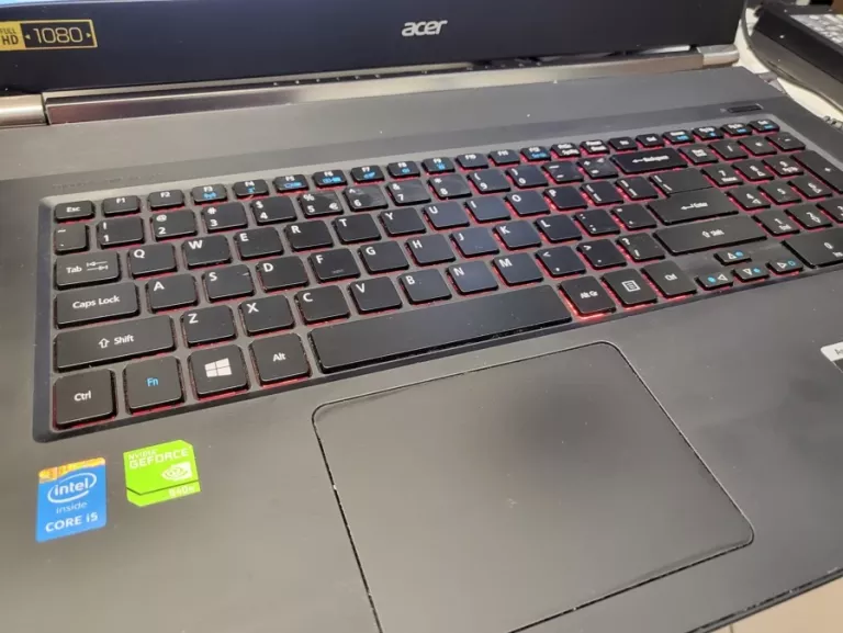 ACER V 17 NITRO 1TB/8GB I5-4210H GF 940M