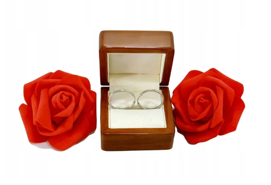 srebrne-delikatne-kolczyki-kolka-925-226g-32-cm-zwyciestwa-28-busko-zdroj-palladium