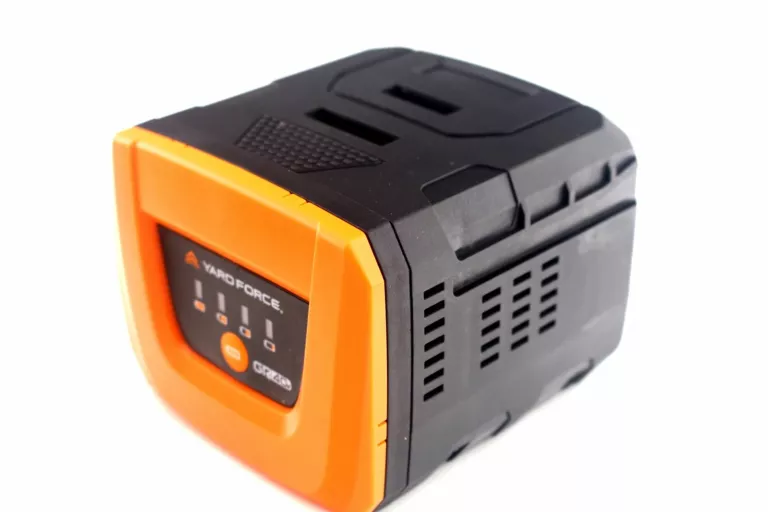 AKUMULATOR YARD FORCE 40V 2,5AH GR40V ŁADOWARKA