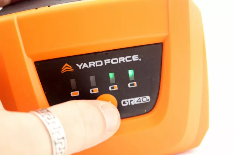 AKUMULATOR YARD FORCE 40V 2,5AH GR40V ŁADOWARKA