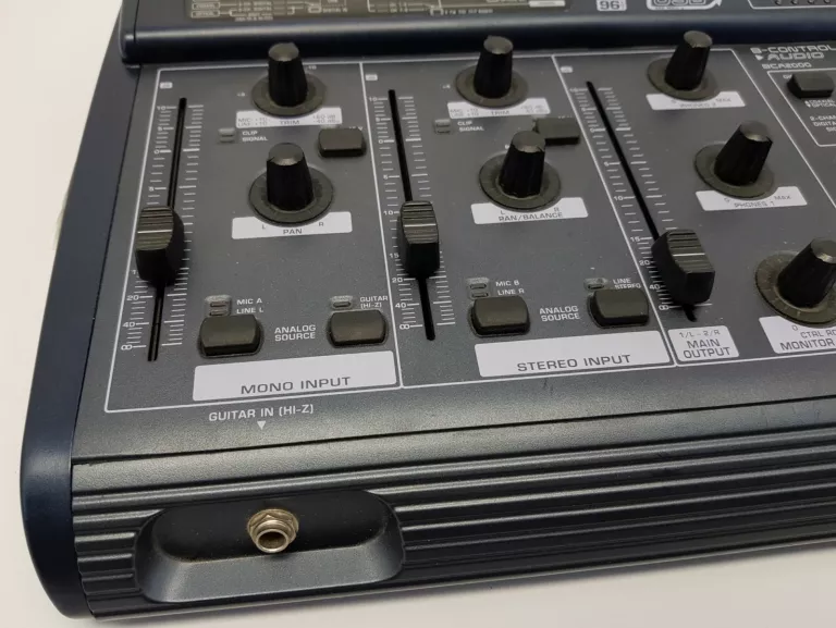 BEHRINGER BCA2000 INTERFEJS
