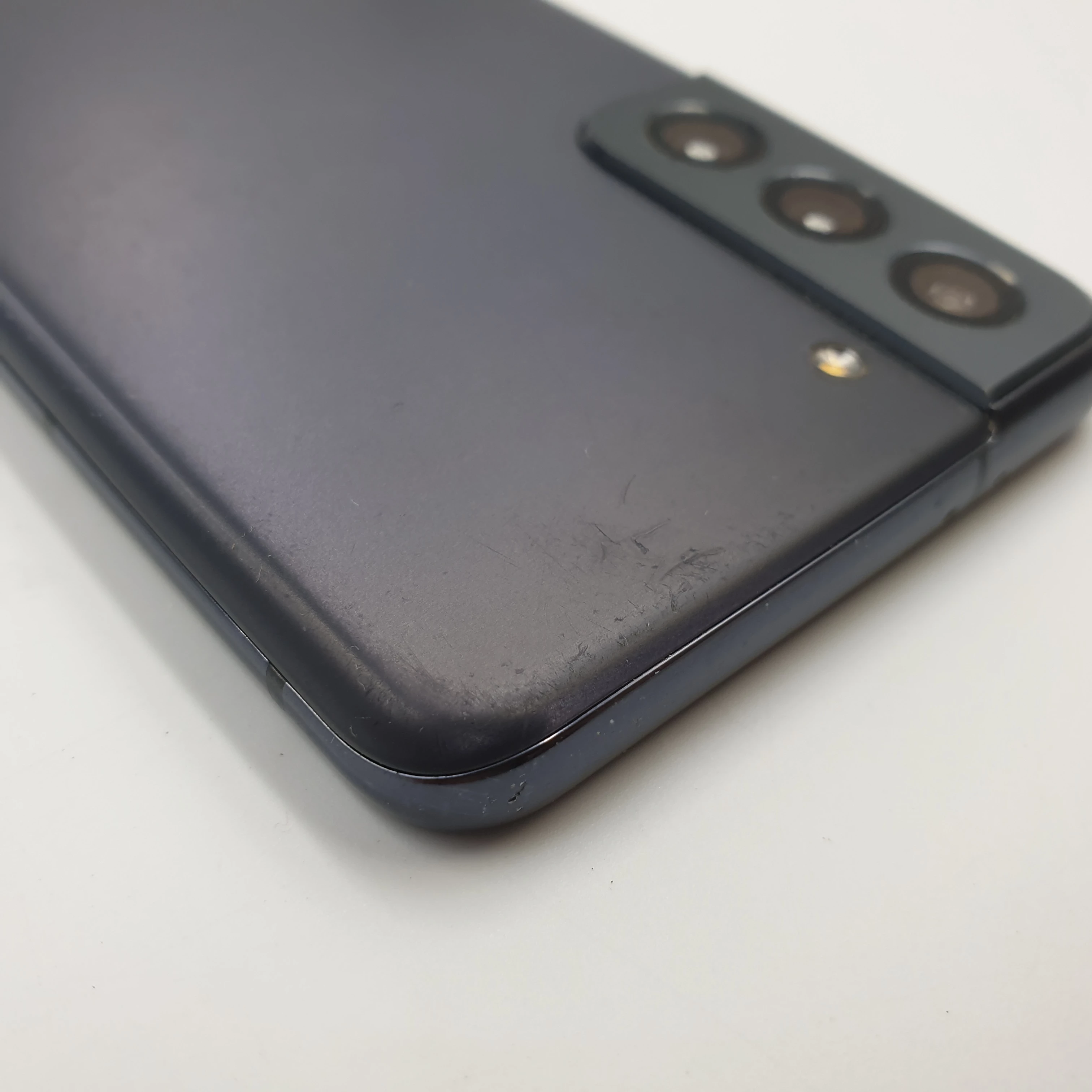 telefon-samsung-galaxy-s21-opis-typ-smartfon