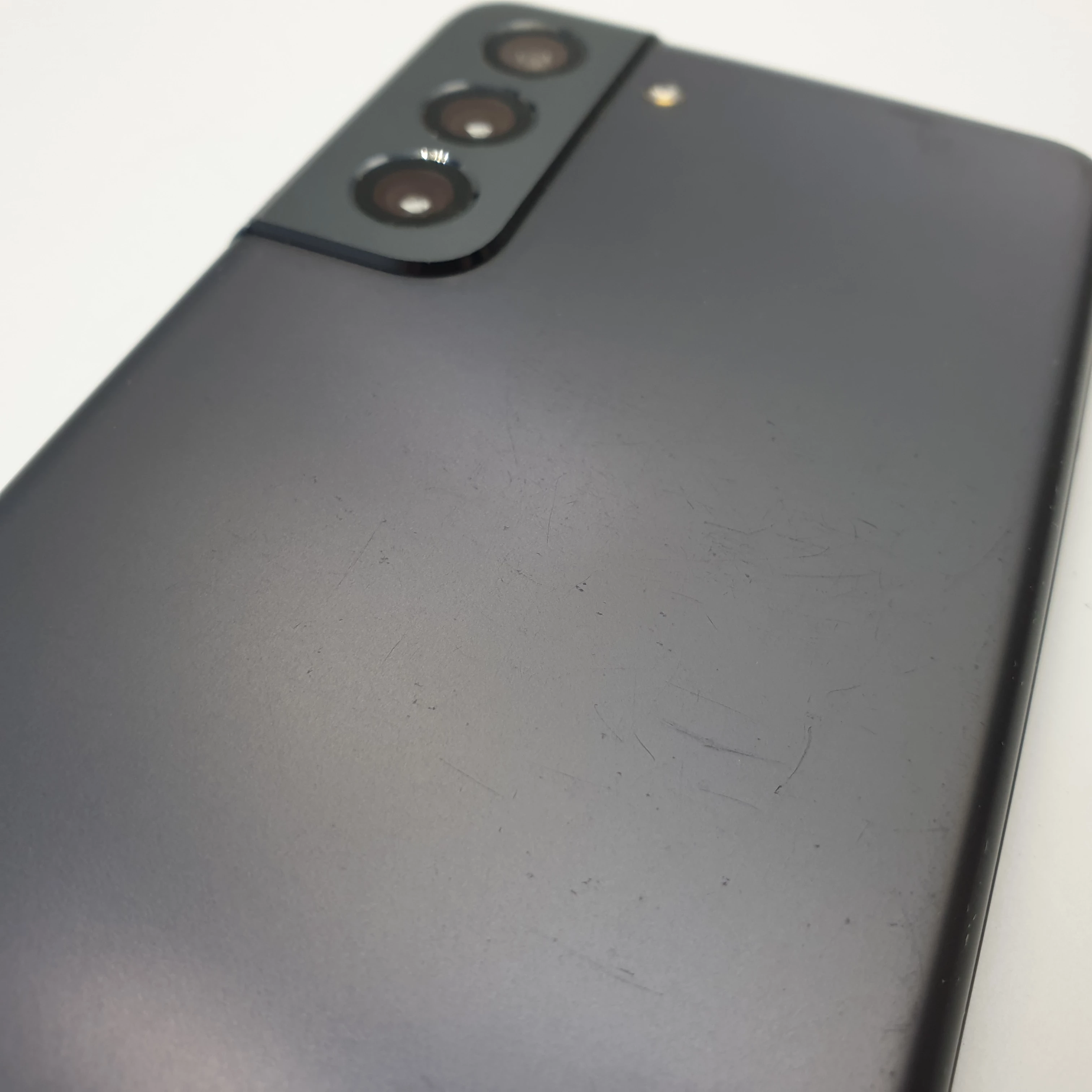 telefon-samsung-galaxy-s21-opis-kod-producenta-sm-g991bzadeue