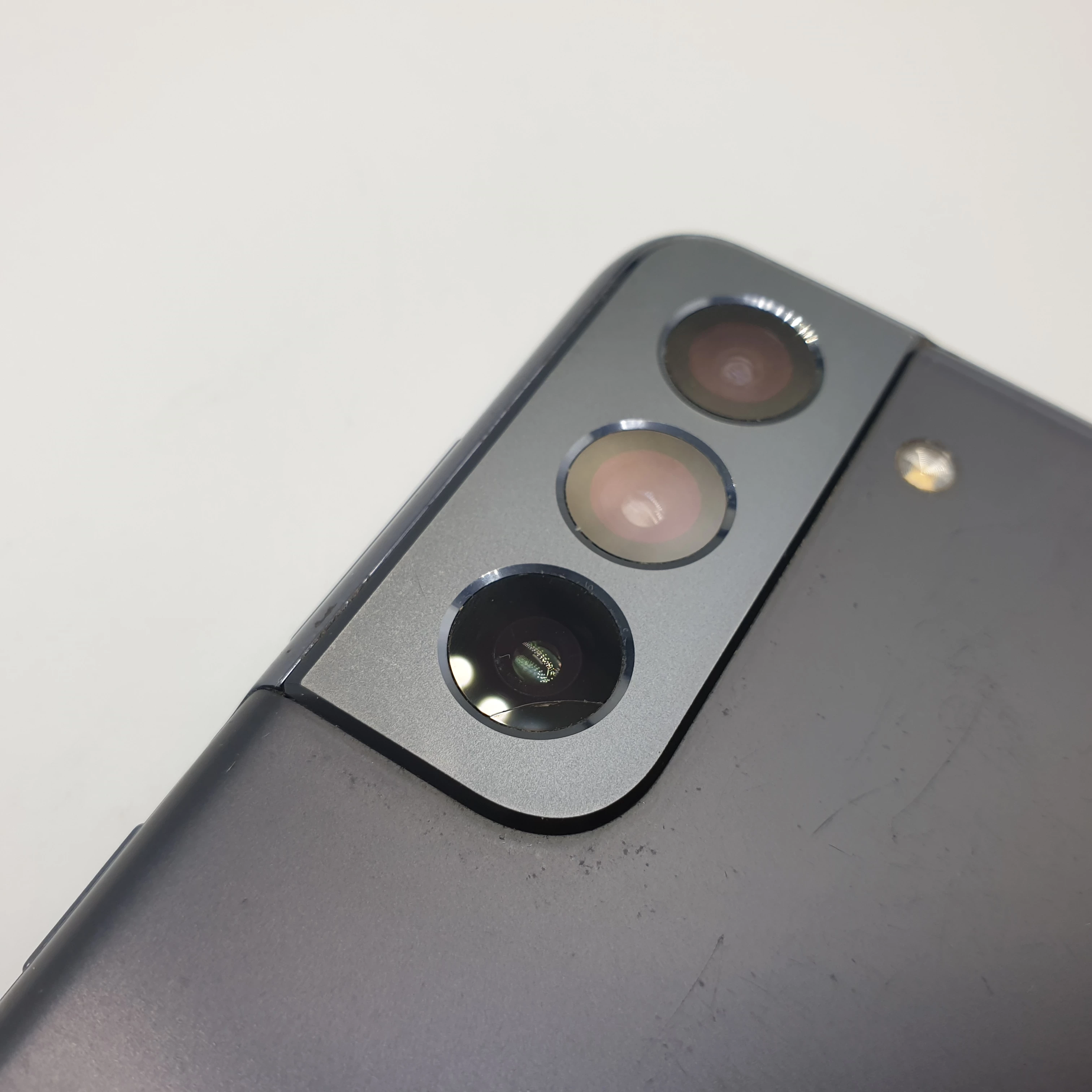 telefon-samsung-galaxy-s21-opis-system-operacyjny-android