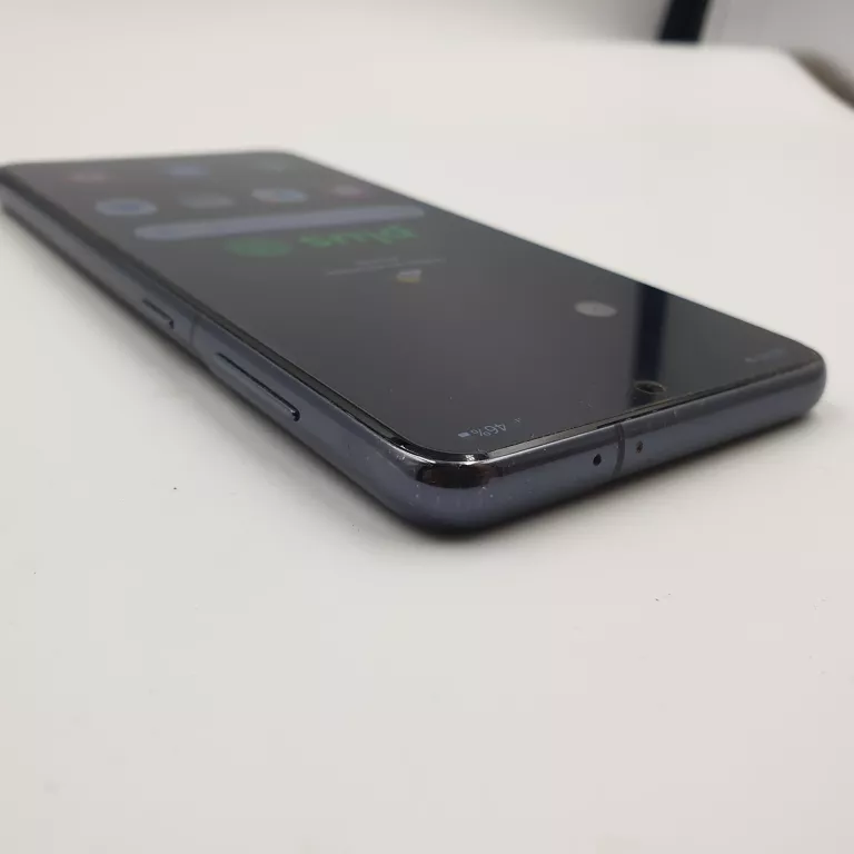 telefon-samsung-galaxy-s21-opis-wbudowana-pamiec-128-gb