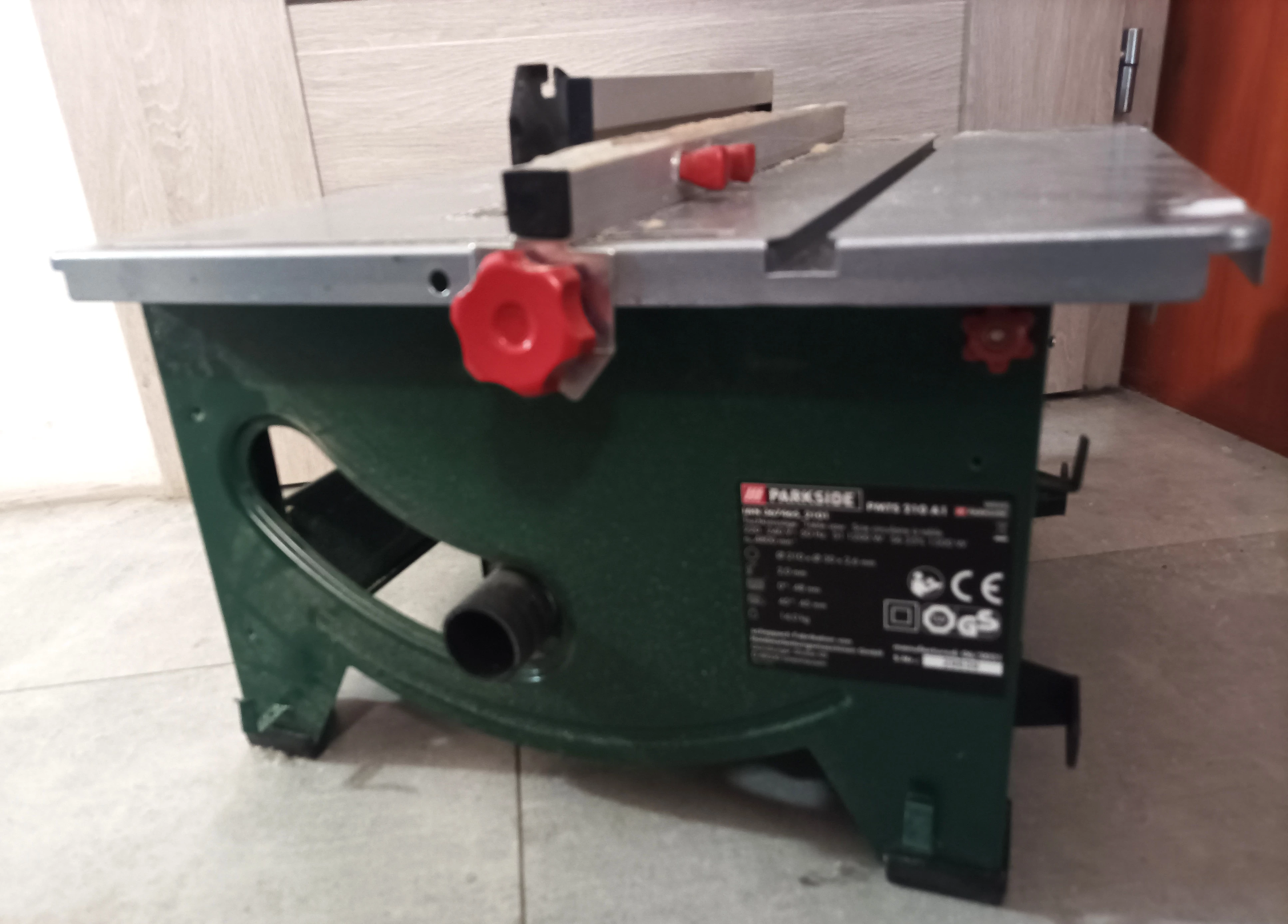 pila-stolowa-parkside-pmts-210-srednica-otworu-pily-1