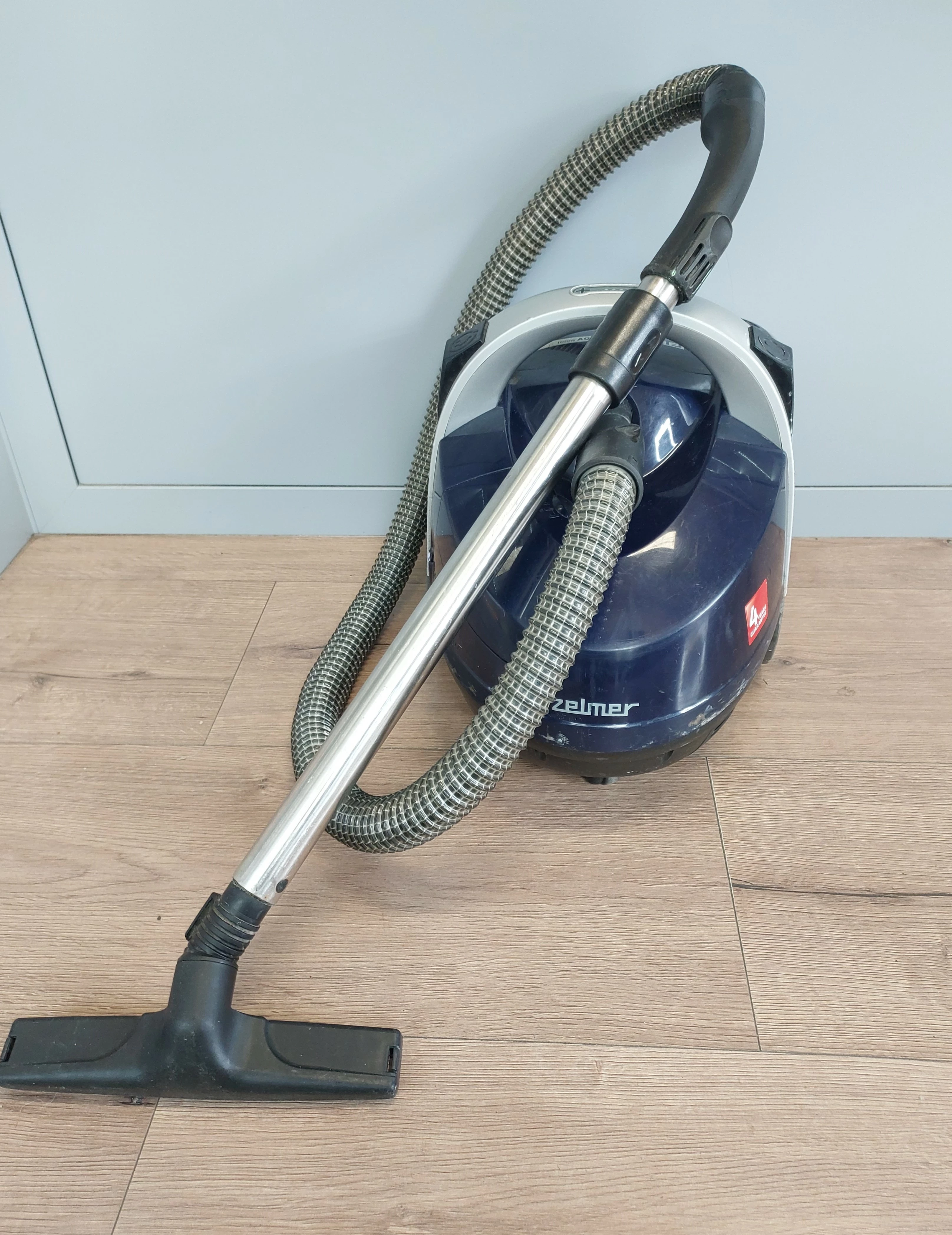 odkurzacz-zelmer-aquos-zvc722st-stan-uzywany