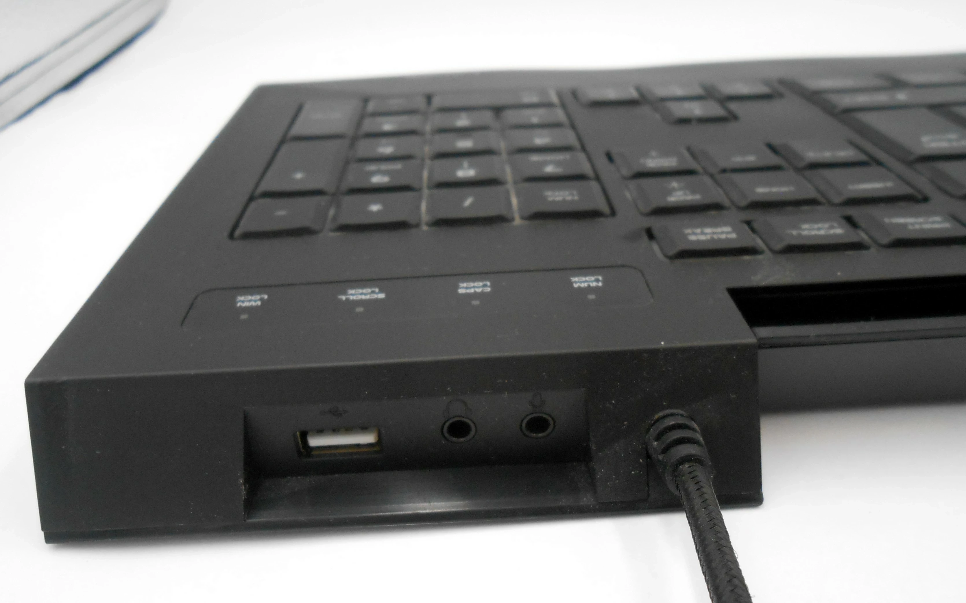 klawiatura-genesis-lith-400-rgb-czytaj-opis-interfejs-usb