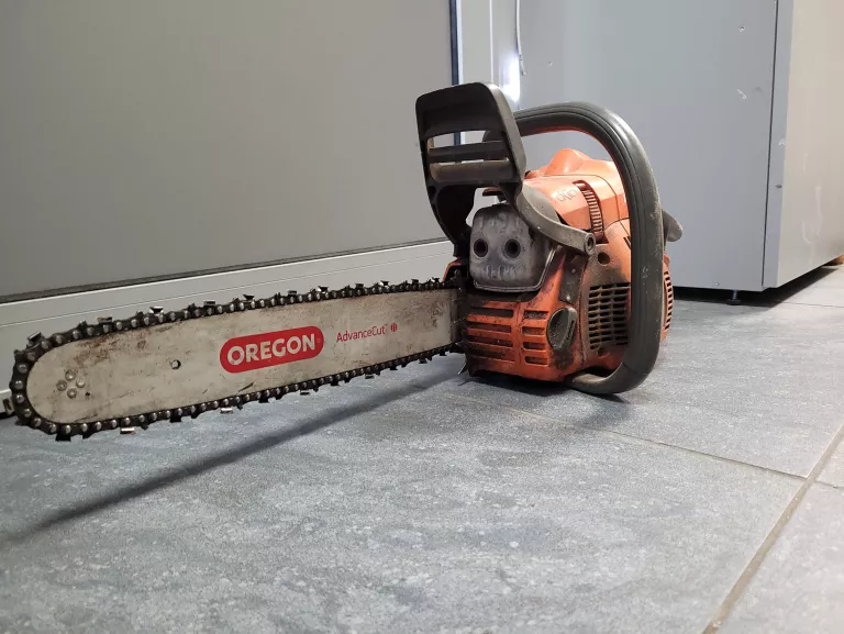 pila-spalinowa-husqvarna-445-stan-uzywany